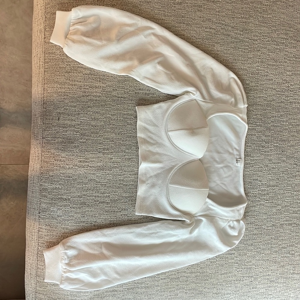 white crop top with built-in padding. - Picture 1 of 2